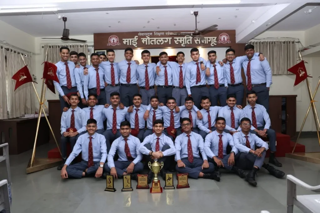 Day scholars with their trophies at a CSM-AFPI prize distribution